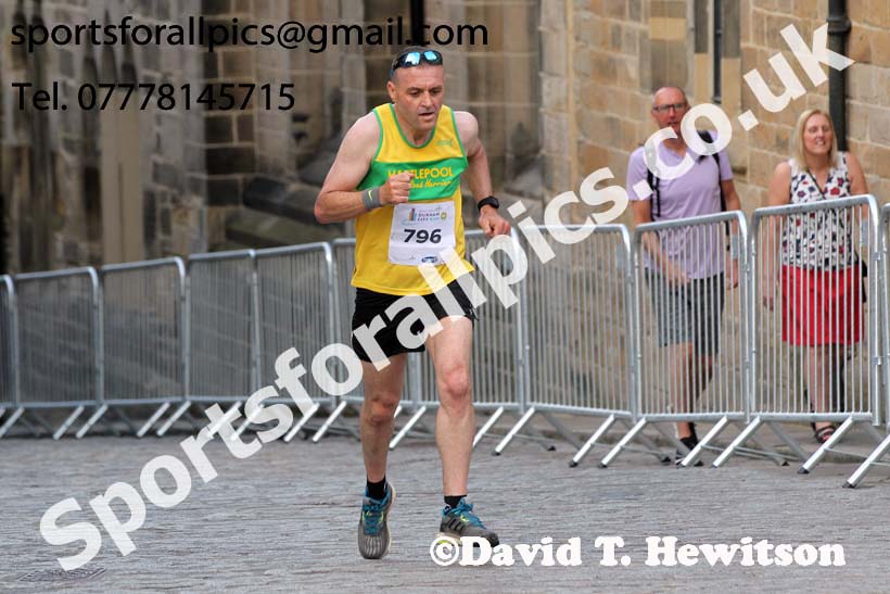 Finish of the Durham City Run 5k,  Durham City Run 5k and 10k. Photo: David T. Hewitson/Sports for All Pics